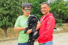 Rui Elvas (à dir.) entregou o cão de água a Rui Marques em junho deste ano    