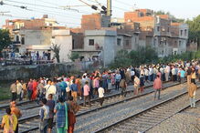 Pelo menos 60 mortos em atropelamento ferroviário na Índia