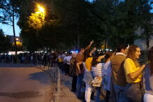 Cordão humano por uma nova ala pediátrica no Hospital de São João no Porto