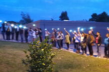 Cordão humano por uma nova ala pediátrica no Hospital de São João no Porto