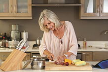 Dieta da população portuguesa é cada vez menos mediterrânea, alertam os especialistas em alimentação. Nutricionistas querem população com dieta mais rica