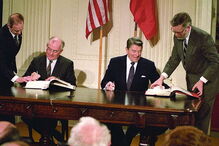 Gorbatchov e Reagan em 1987 