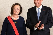 Marcelo Rebelo de Sousa condecora antiga PGR Joana Marques Vidal 
