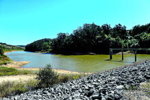 Barragem de Alvorninha tem vários locais de lazer 