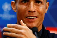 Cristiano Ronaldo exibe relógio milionário