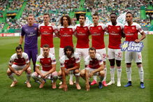 Equipa do Arsenal antes do jogo frente ao Sporting