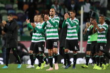 Jogadores do Sporting agradecem aos adeptos após a vitória sobre o Boavista