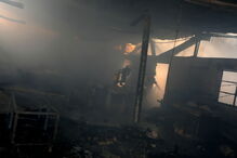 Chamas destruíram por completo a fábrica de móveis de Póvoa da Medronhosa 