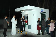 Padre benze caixa de multibanco em Vila do Conde