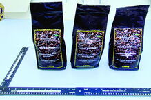 Três mulheres escondem droga dentro de café  