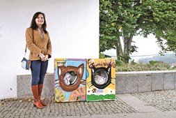 Ana Silva implementou projeto que reutiliza máquinas de lavar e secar roupa avariadas para criar abrigos a gatos de rua 