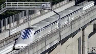 Teste assustador com comboios-bala no Japão