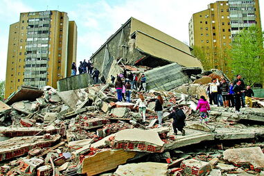 Duas das cinco torres do bairro do Aleixo foram demolidas durante o mandato do social-democrata Rui Rio