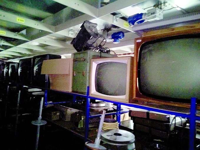 Instalações e material do antigo emissor da RTP em Pegões estão ao abandono