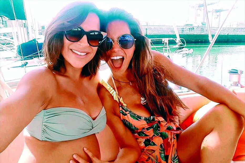 Dânia Neto, grávida de sete meses, e Cláudia Vieira