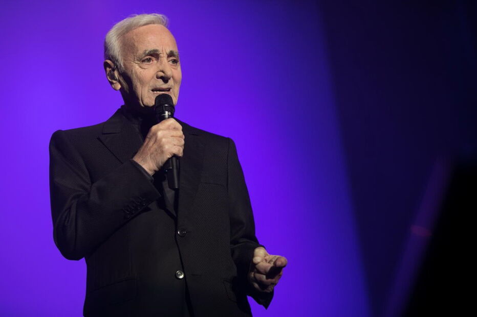 Morreu o cantor francês Charles Aznavour aos 94 anos