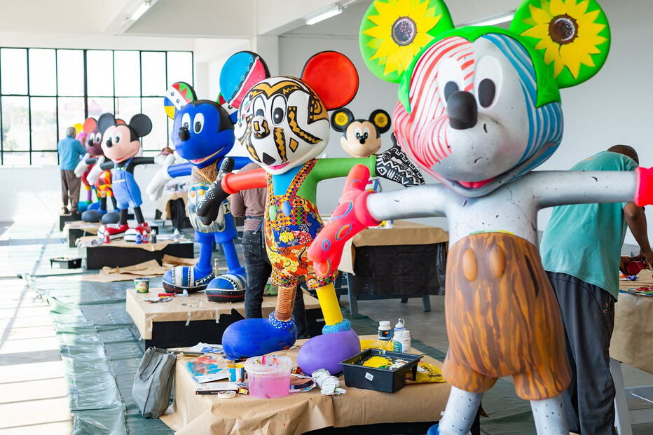 Rato Mickey com 'look' africano no 90.º aniversário