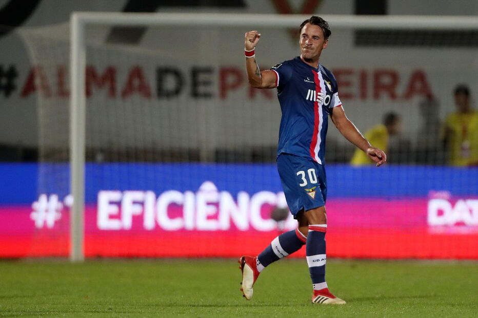 Gomes embala Aves frente ao Portimonense