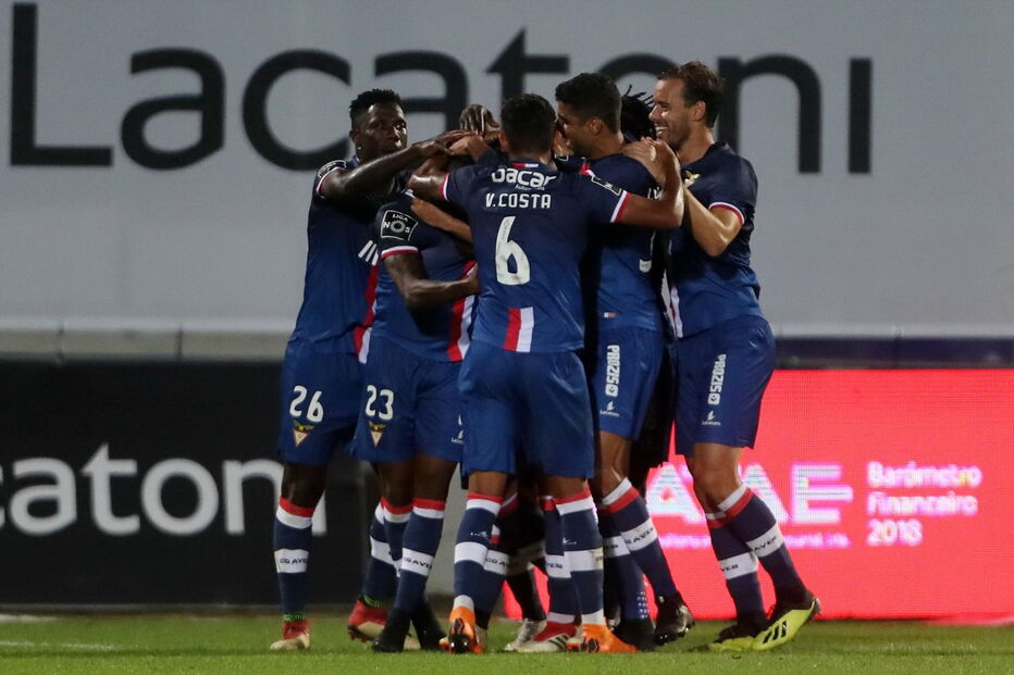 Gomes embala Aves frente ao Portimonense