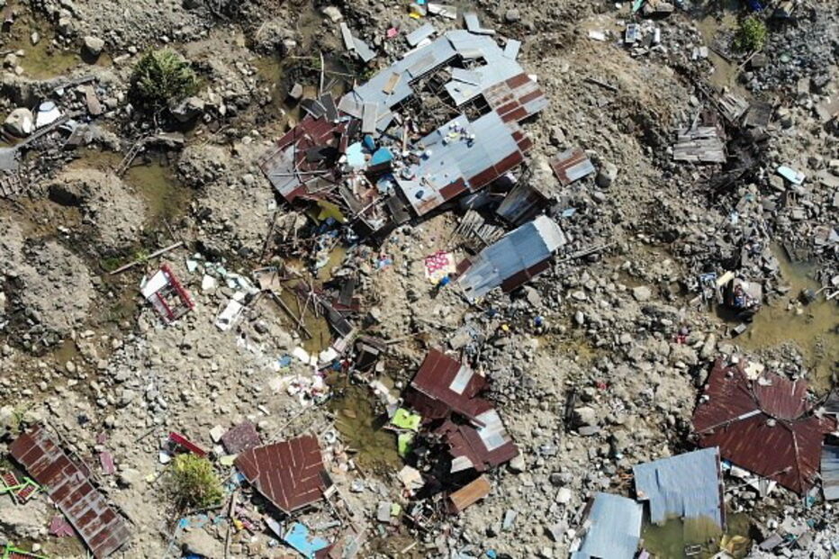 Imagens de satélite mostram caos e destruição provocados por sismo na Indonésia