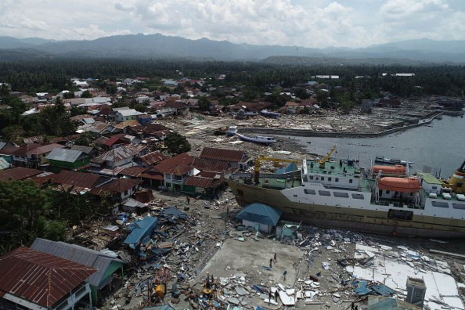 Imagens mostram caos e destruição provocados por sismo na Indonésia