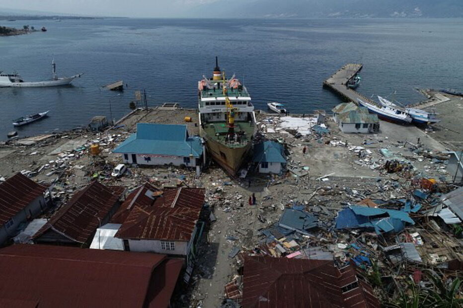 Imagens mostram caos e destruição provocados por sismo na Indonésia