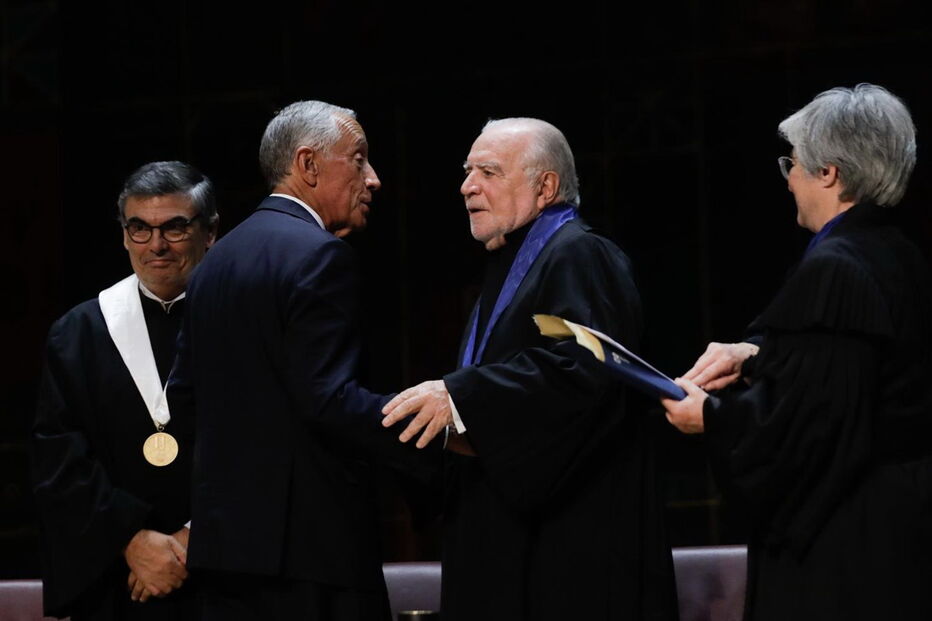 Marcelo Rebelo de Sousa presente no doutoramento Honoris Causa de Manuel Alegre