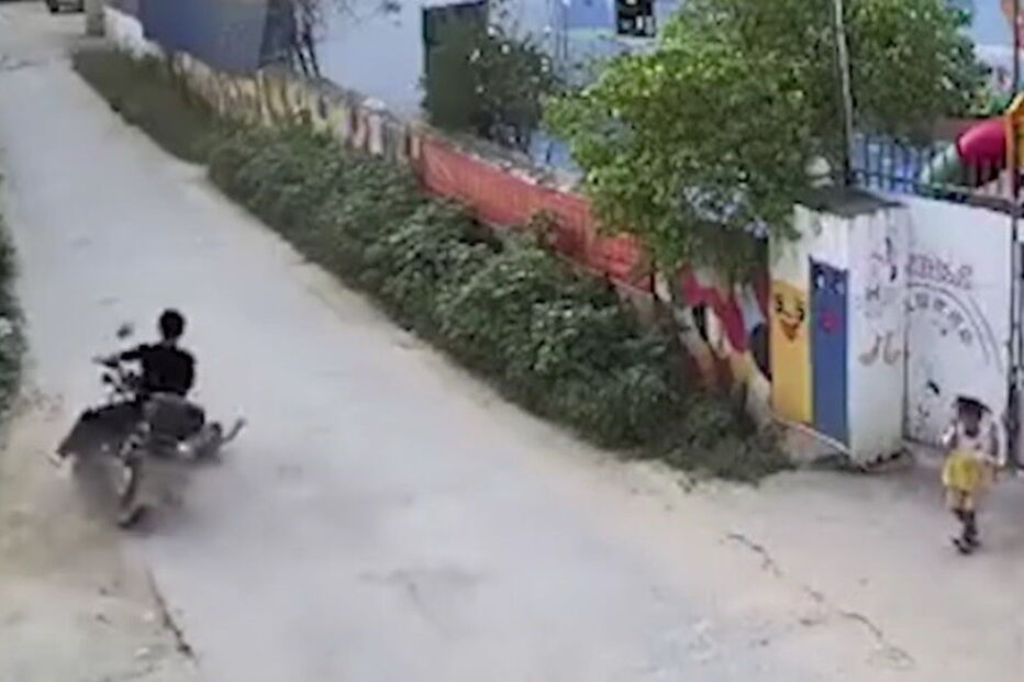 Criança atropelada na China