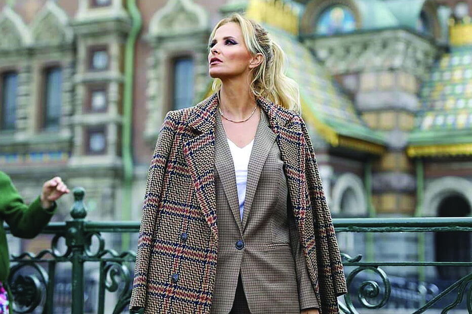 Cristina tem publicado nas redes sociais várias fotografias suas com as novas peças de roupa da sua loja. Os modelos fazem parte da coleção outono/inverno 