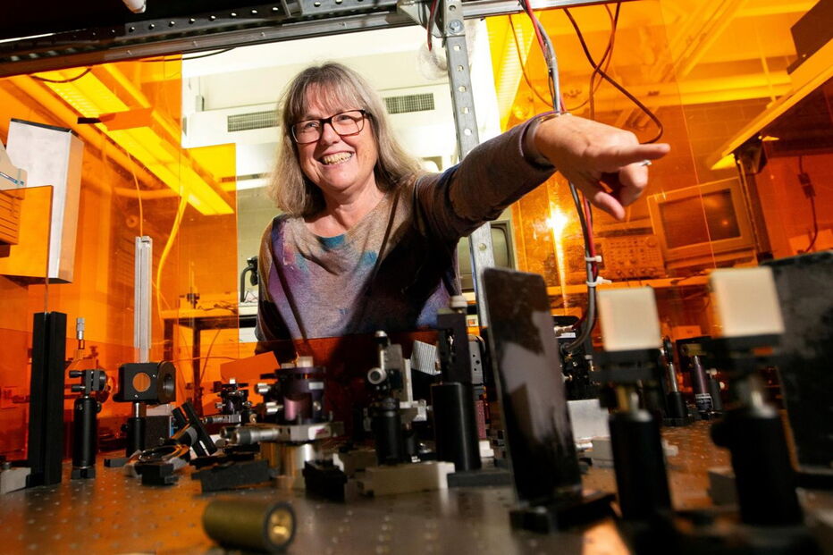 Donna Strickland, vendedora do prémio Nobel da Física de 2018