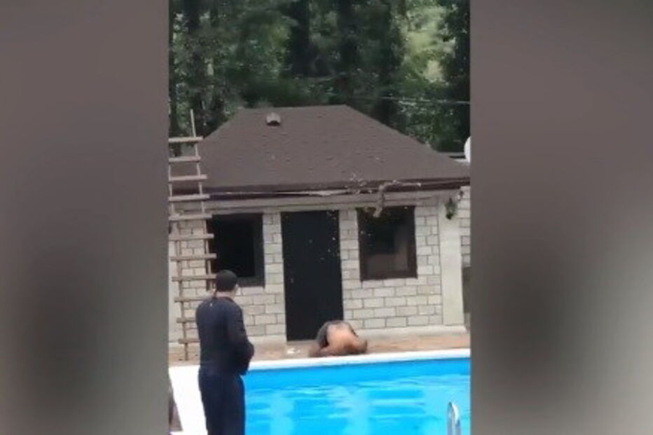 Mergulho artístico falha o alvo e a aterragem é dolorosa