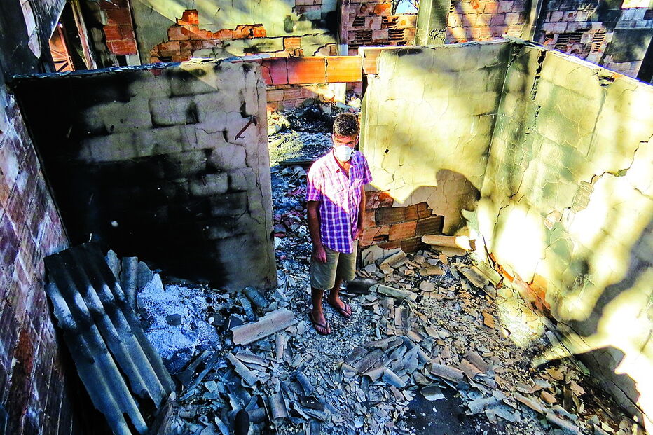 Escombros resultaram do incêndio que, há dois meses, atingiu os concelhos de Monchique, Portimão e Silves 