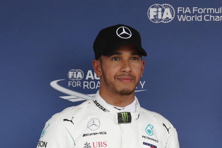 Lewis Hamilton conquista 80.ª 'pole' da carreira no GP do Japão de Fórmula 1