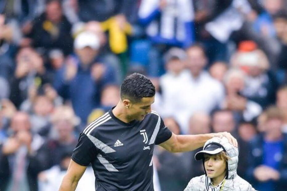 Ronaldo abraça criança adepta da Udinese