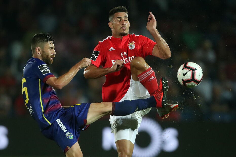 Gabriel em ação no Chaves-Benfica Benfica