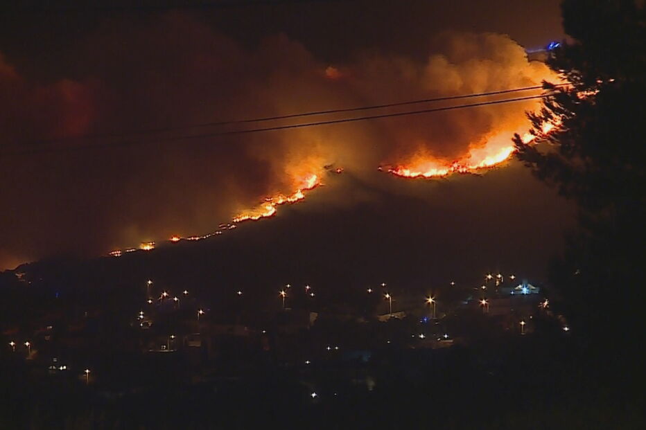 Fogo consome a Serra de Sintra 