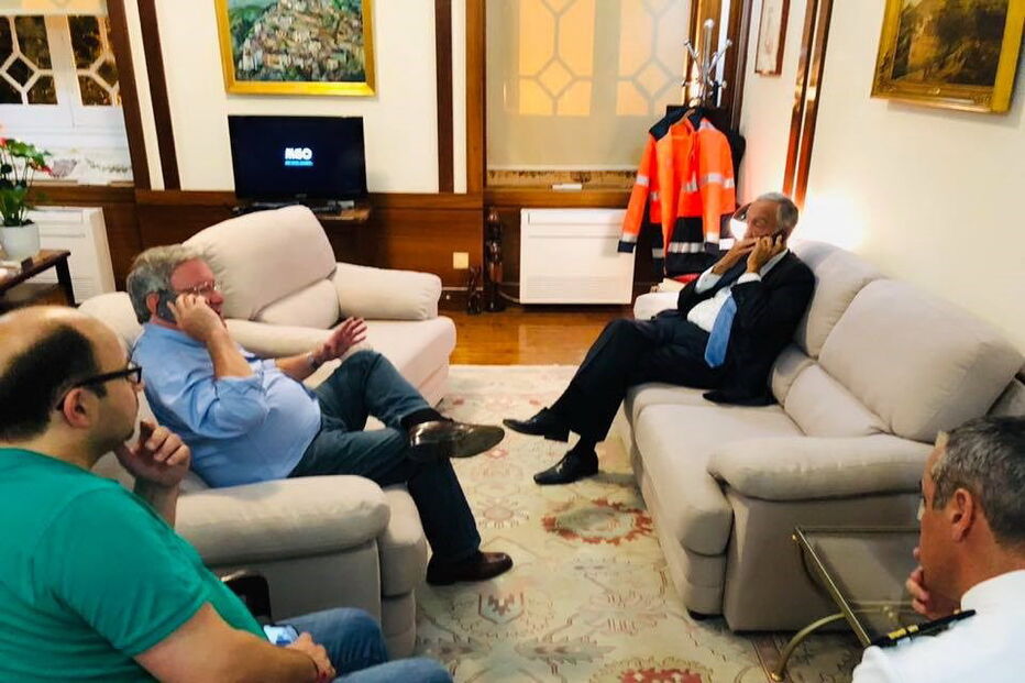 Marcelo Rebelo de Sousa está a acompanhar fogo de Sintra no local