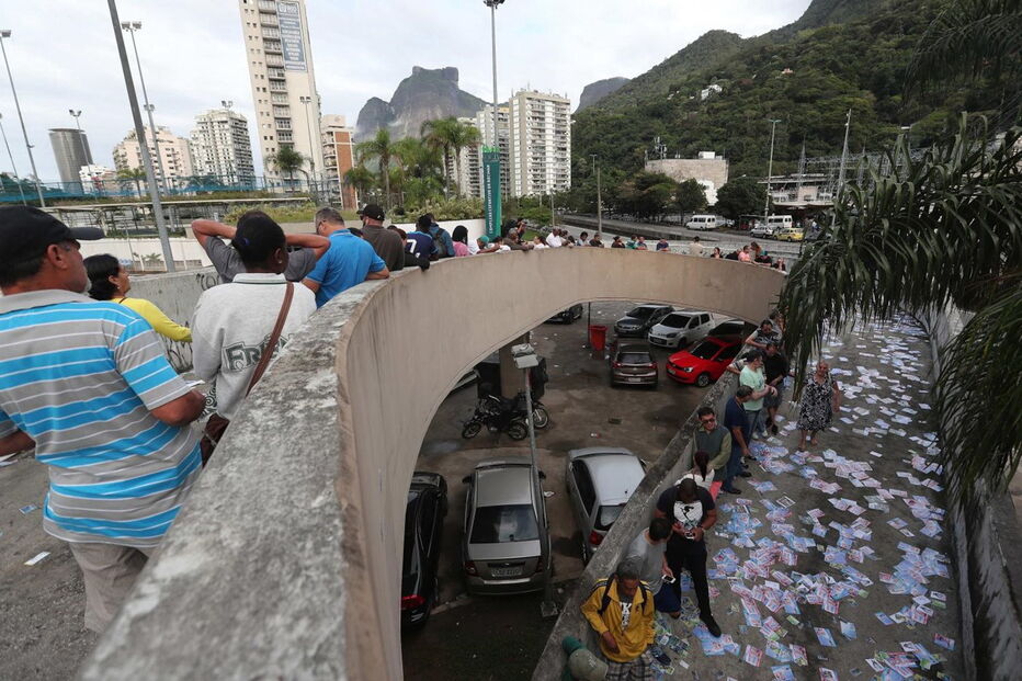 Milhares de brasileiros foram às urnas para escolher o novo presidente 