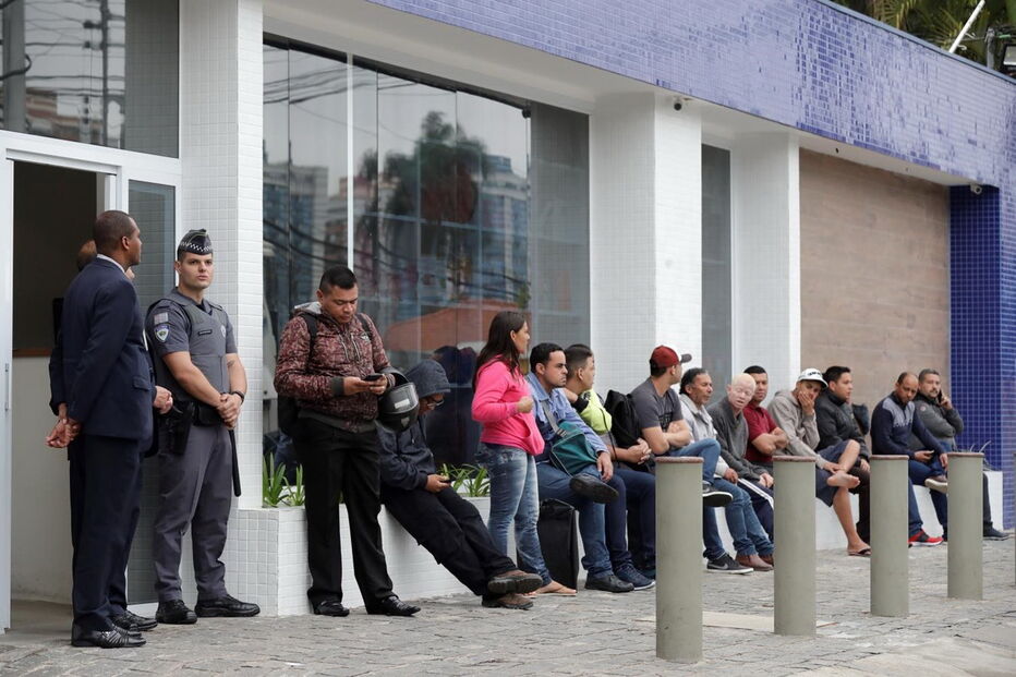 Milhares de brasileiros foram às urnas para escolher o novo presidente 