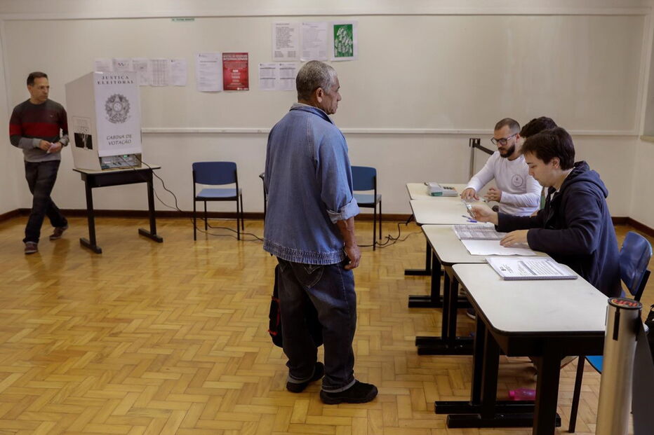 Milhares de brasileiros foram às urnas para escolher o novo presidente 