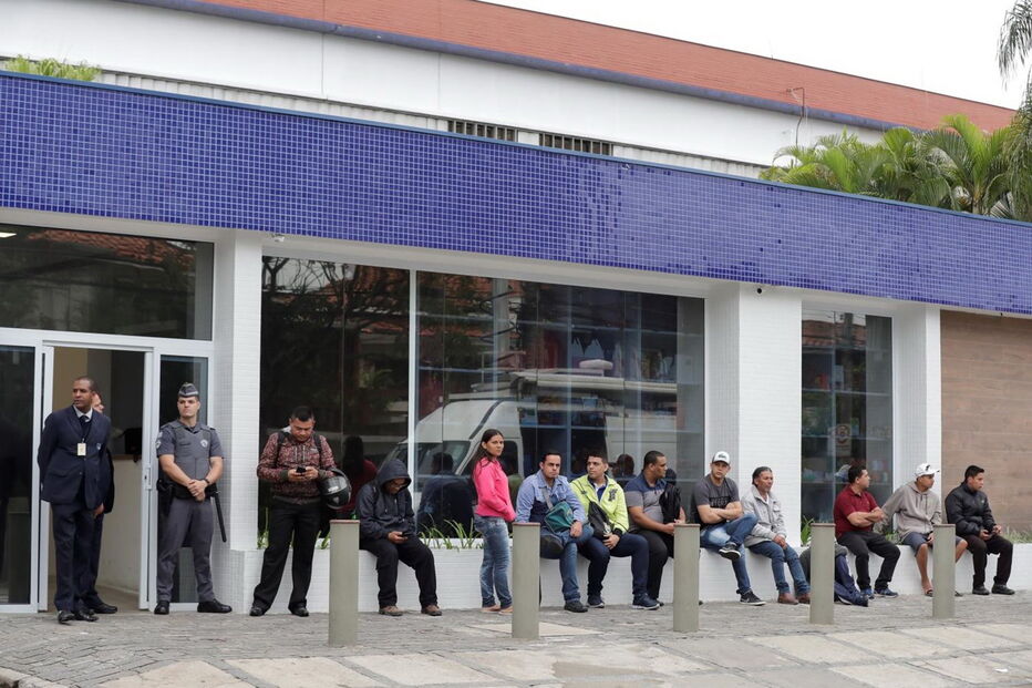 Milhares de brasileiros foram às urnas para escolher o novo presidente 