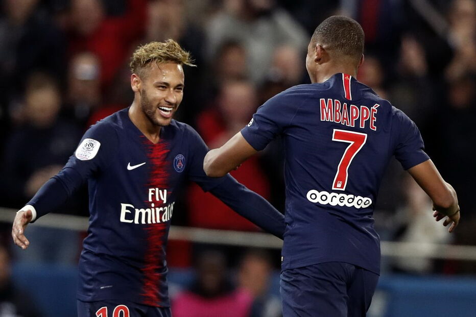 Mbappé marcou quatro golo ao Lyon pelo Paris Saint Germain