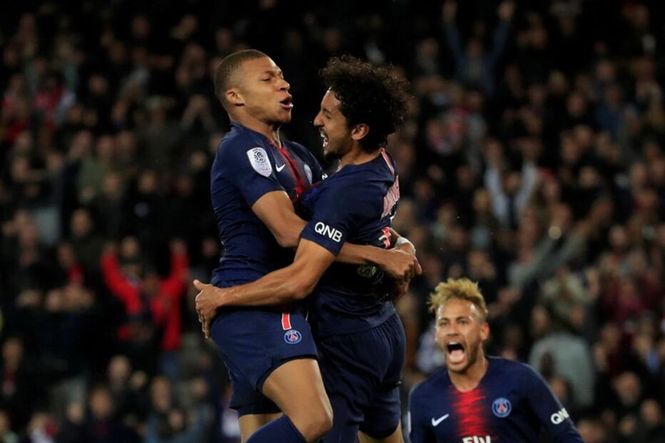 Mbappé marcou quatro golo ao Lyon pelo Paris Saint Germain