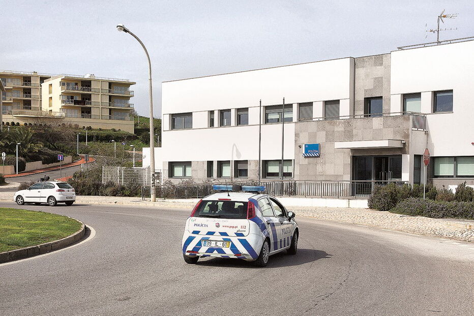 Agentes da PSP detetaram movimentações suspeitas de um grupo de indivíduos e apreenderam haxixe   