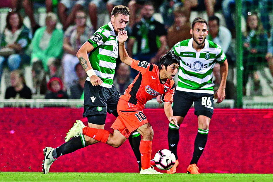 Nakajima, de 24 anos, foi um quebra-cabeças para a defesa do Sporting ao fazer dois golos e duas assistências