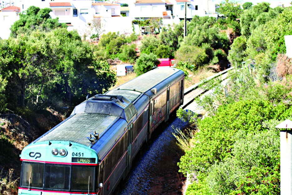 Comboio tinha saído de Portimão e seguia em direção à cidade de Lagos 