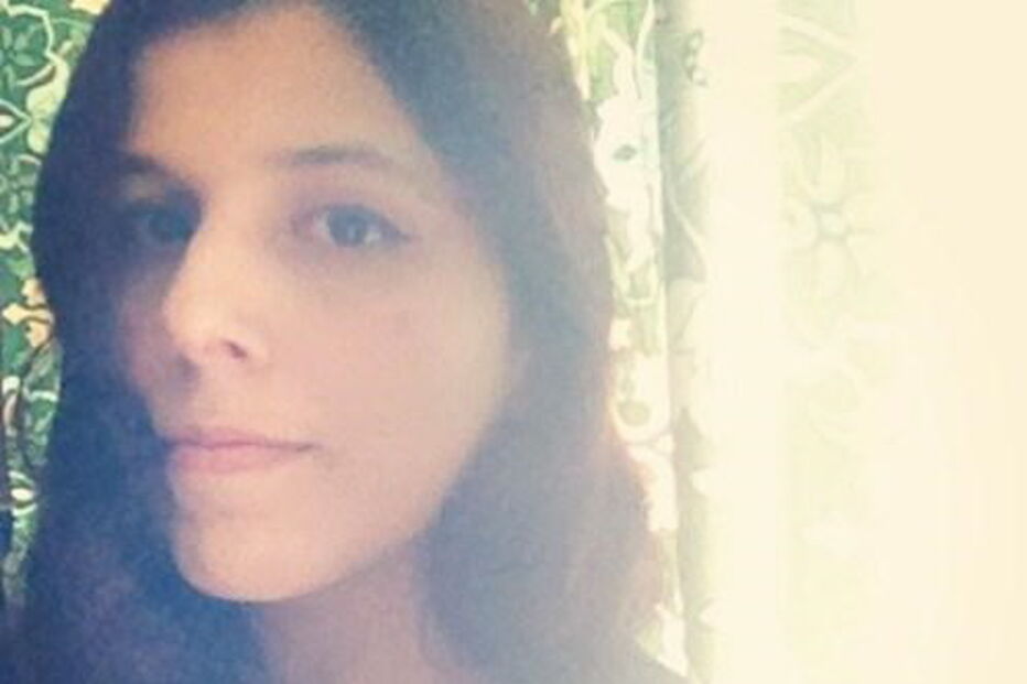 Claudia Patatas, detida em Inglaterra, por suspeita de pertencer a um grupo de extrema-direita,