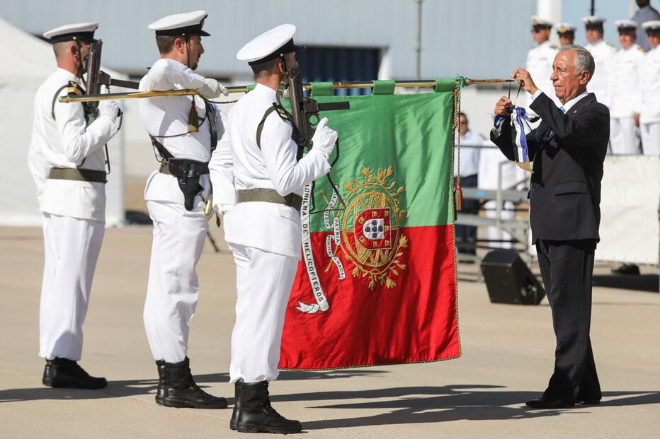 Esquadrilha de Helicópteros da Marinha condecorada pelo Presidente da República