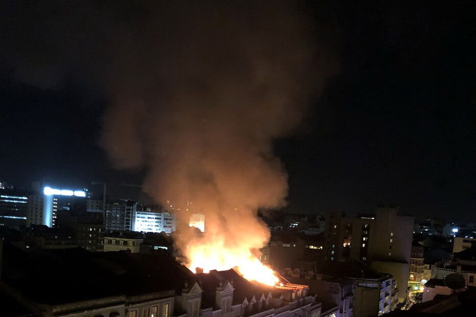 Incêndio lança o pânico em prédio no centro de Lisboa