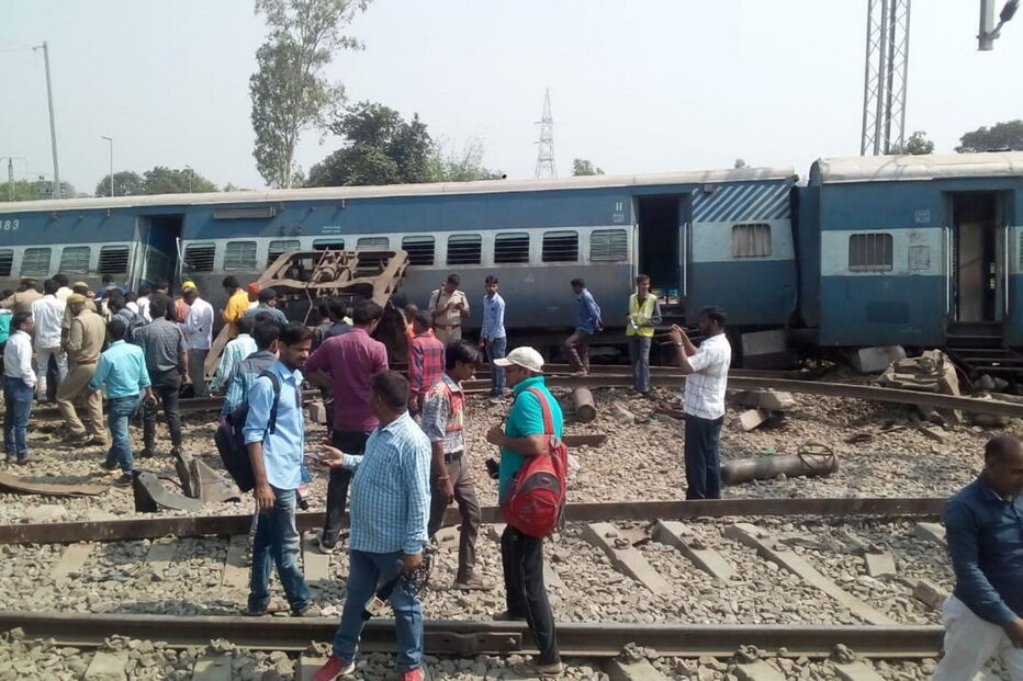 Pelo menos cinco mortos e 35 feridos em descarrilamento de comboio na Índia